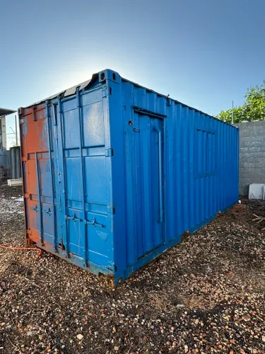 Container 6m estilo escritório com banheiro