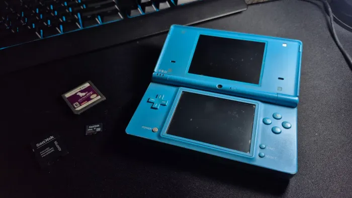 NINTENDO DSI AZUL - Completo e desbloqueado