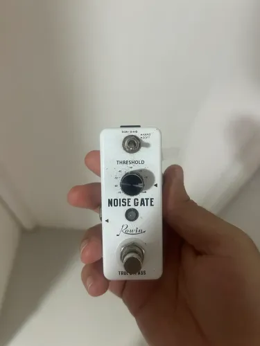Pedal noise gate rowin