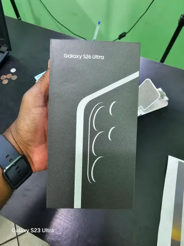 Galaxy s26 ultra 256 gigas novo lacrado com nota fiscal. Aceito cartão com acréscimo.