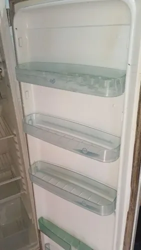Geladeira pra vender logo