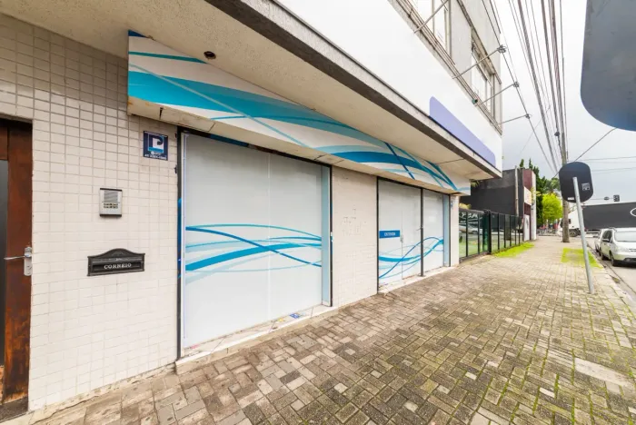 Prédio Loja Comercial + com 6 Apartamentos, no Boqueirão - INVESTIDOR