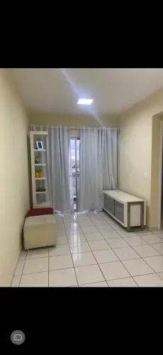 Alugo 2 quartos com elevador 