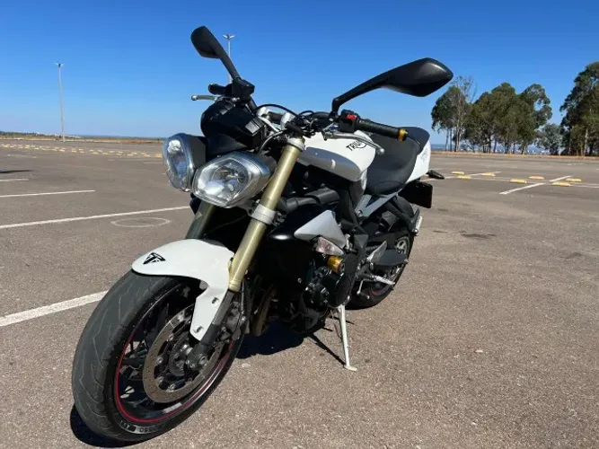 Triumph Street Triple 675 2016
