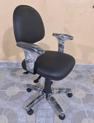 Cadeira de vários modelos giratorias