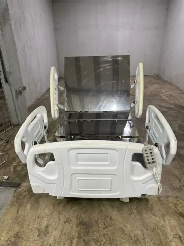 Cama hospitalar motorizada