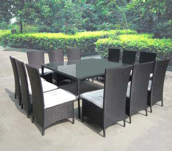 Conjunto de mesa com 12 cadeiras