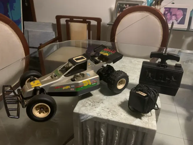Carrinho de controle remoto vintage Maximus da Estrela de 1986