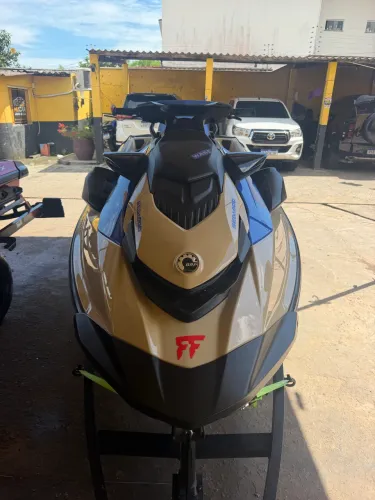 Jet-ski Wake Pro 170