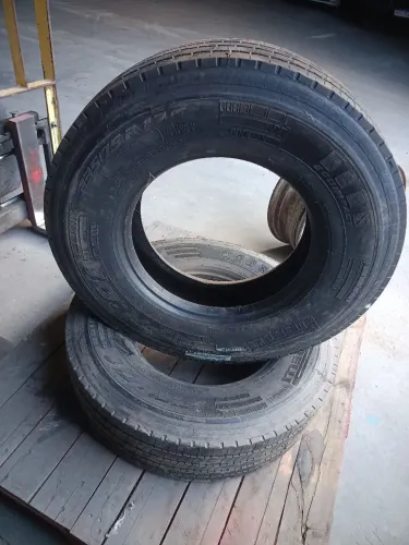 Pneu 235 75 17.5 Roda 22.5