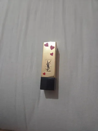 Batom vermelho Yves Saint Laurent
