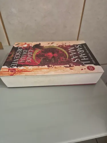 Livro saga Cidade da Lua Crescente