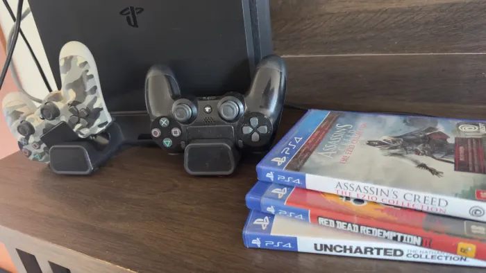 PlayStation 4 PS4 Slim + 1 Controle + Base Cooler + Jogos Originais