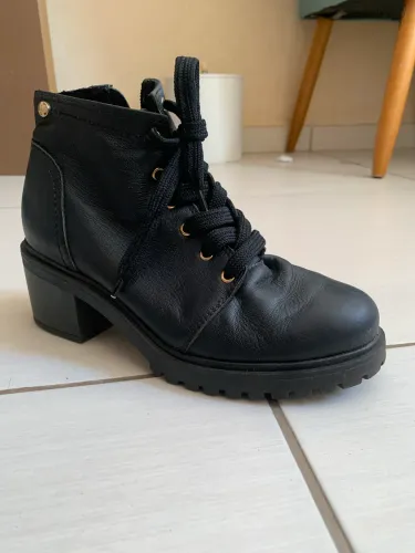 bota couro original jorge bischoff coturno salto grosso preta