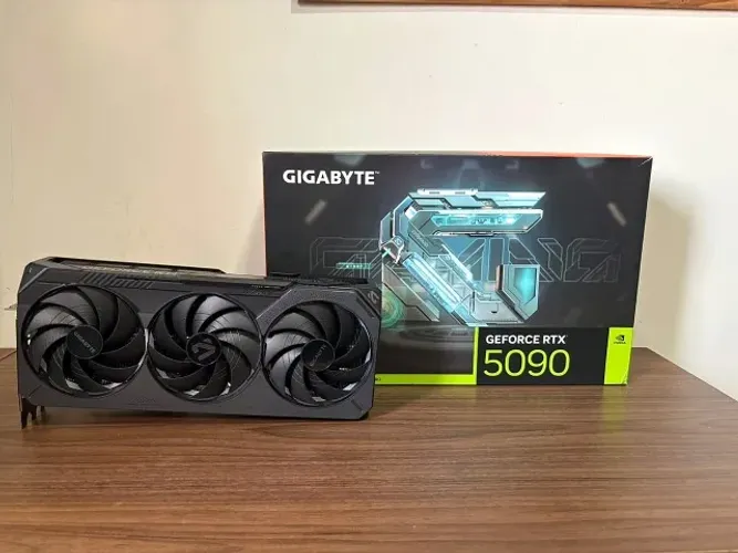 Placa de Vídeo RTX 5090 Gigabyte Gaming OC 32GB GDDR7 - Nota Fiscal e Garantia - Impecável