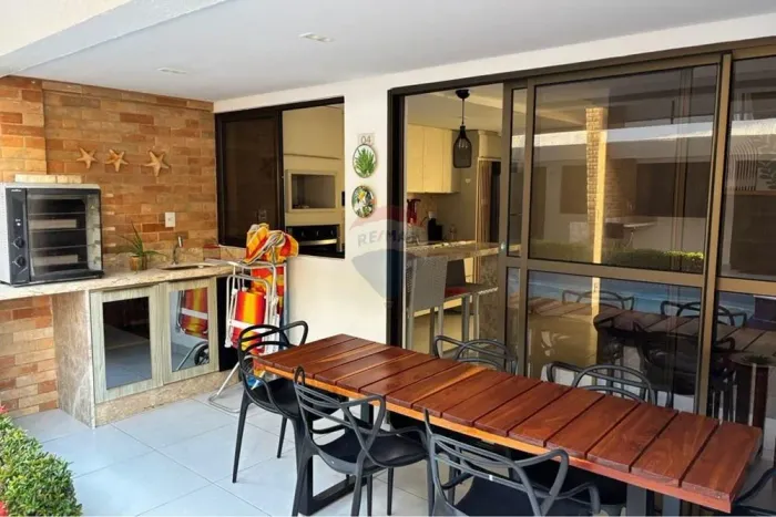 Bangalô Triplex em condomínio