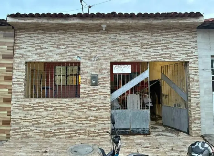 Vende-se casa no Bairro Monte das Oliveiras 