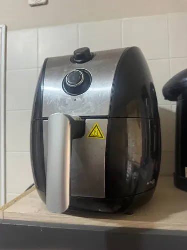 Airfryer Britânia 3,2L 127V funcionando