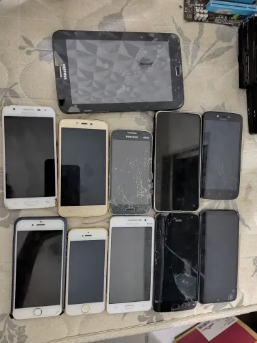 Lote 10 Celulares/Tablet com defeito