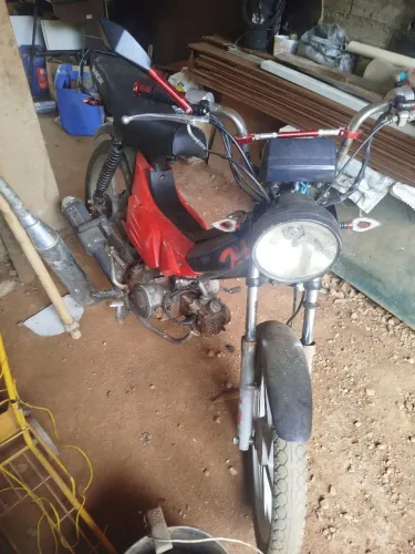 Vende-se chineray 2012  50q com motor 100 cc
