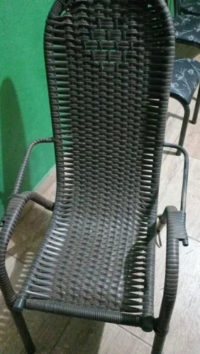 Cadeiras de fibra reforçada marrom. São 3 unidades.