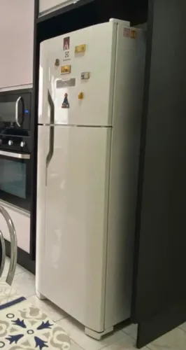 Geladeira Branca eletrolux em ótimo estado voltagem 110