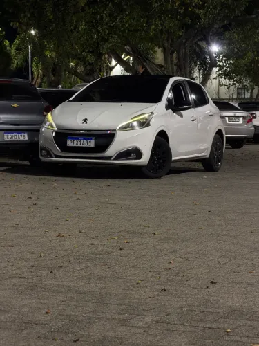 Peugeot 208 Active 1.2 Flex 12V 5P Mec. 2017