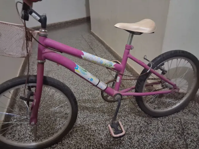 Bicicleta Infantil Aro 20 Rosa com Cestinha