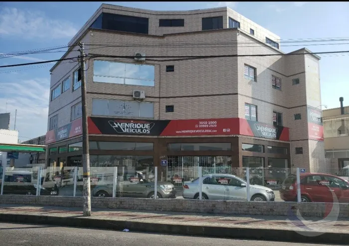 Edifício Comercial em Capoeiras