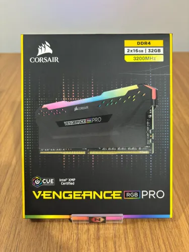 Memória RAM DDR4 Corsair Vengeance RGB Pro 32GB (2x16GB), 3200MHz, CL16 (Nova Lacrada)