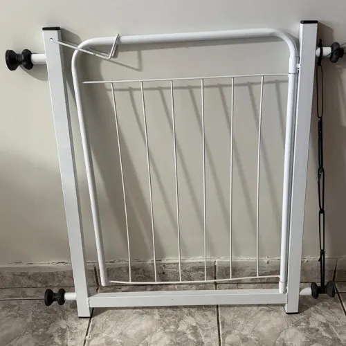 Venda de um separador para colocar em porta, evitar passagem dr cachorro. Valor R$ 50,00