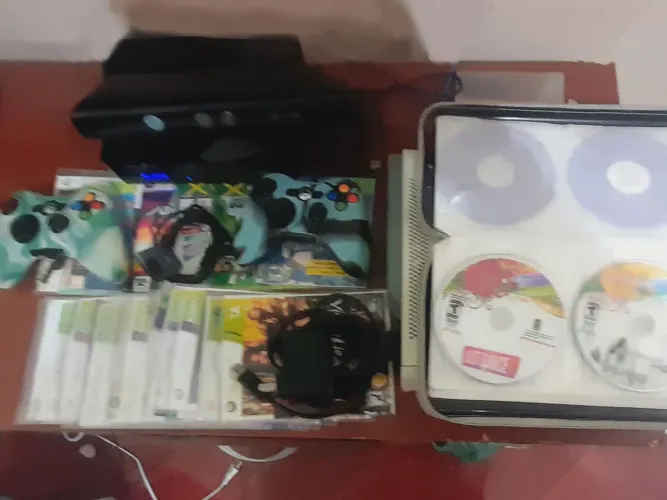 Xbox 360 + 26 Jogos + HD externo 60 Gb + 2 controles