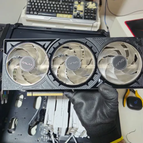 Troco RTX 5080 GALAX 1-CLICK OC