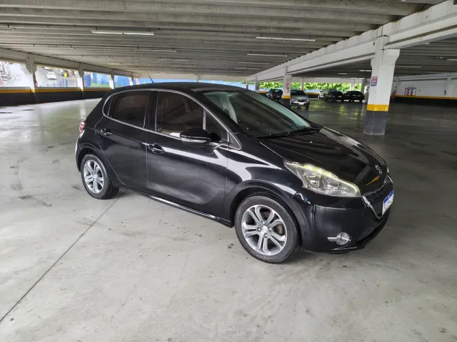 Peugeot 208 Griffe 1.6 Flex 16V 5P Aut. 2014
