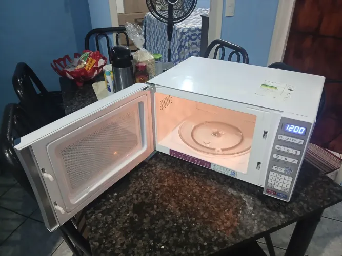 Microondas Electrolux 27 litros faço entrega 