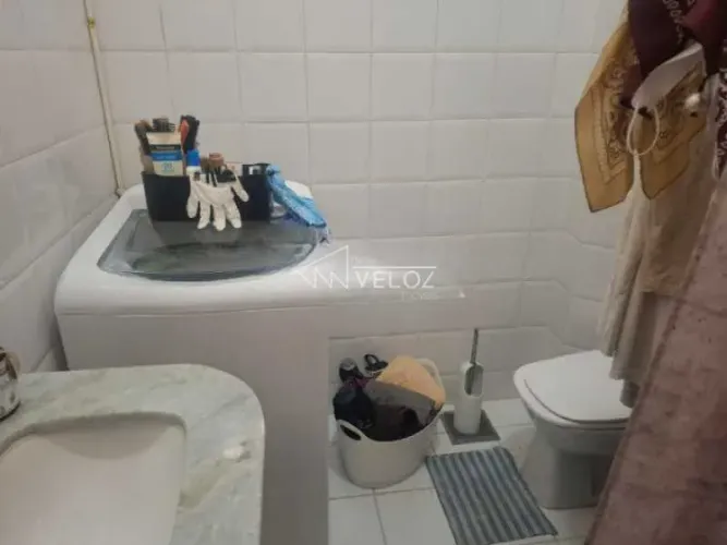 Apartamento : / Residencial / Glória