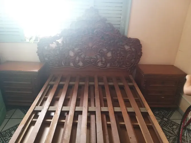 Cama casal em jacarandá peça unica