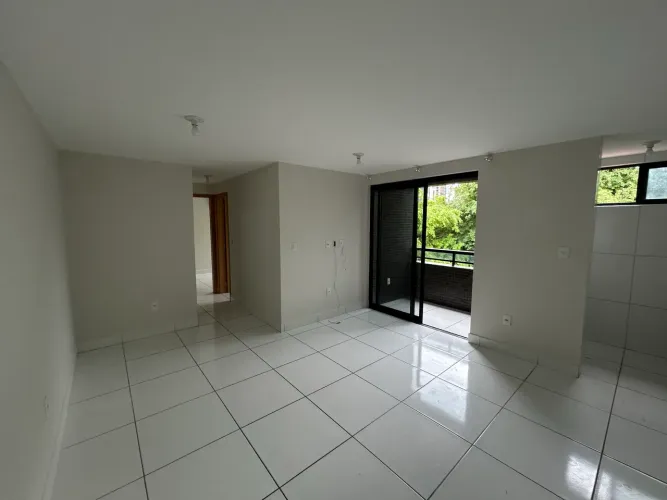 Alugo apartamento 2 quartos por 2.200 no bessa
