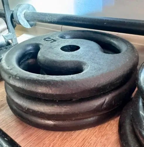 Anilha 5kg de ferro (tenho 4 unidades)
