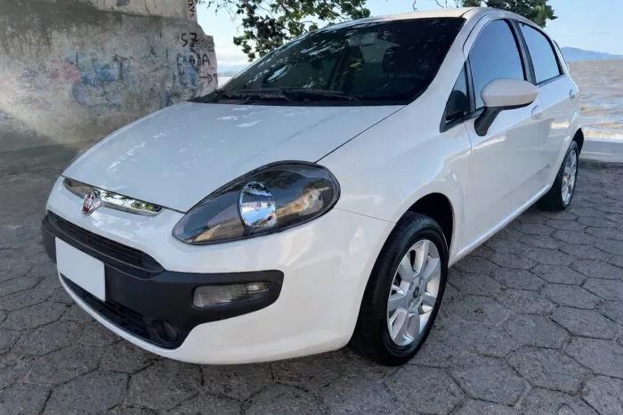 Fiat Punto Attractive 1.4 Fire Flex 8V 5P 2014