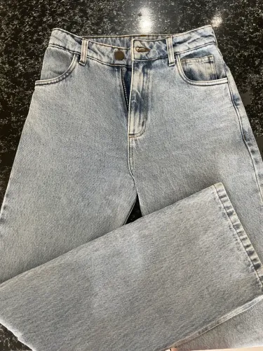 CALÇA JEANS RETA TAM. 36 AZUL CLARO LOJA @niccla.br, antiga TALI