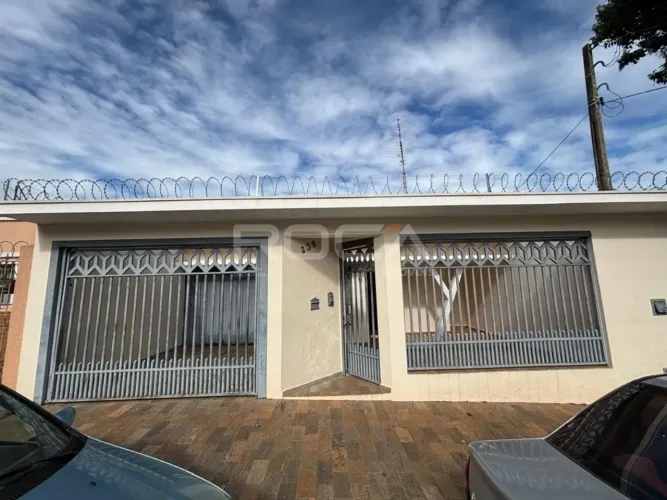 Casa Padrão à Venda e Locação na Vila Monteiro Gleba I em São Carlos - Conforto e Praticid