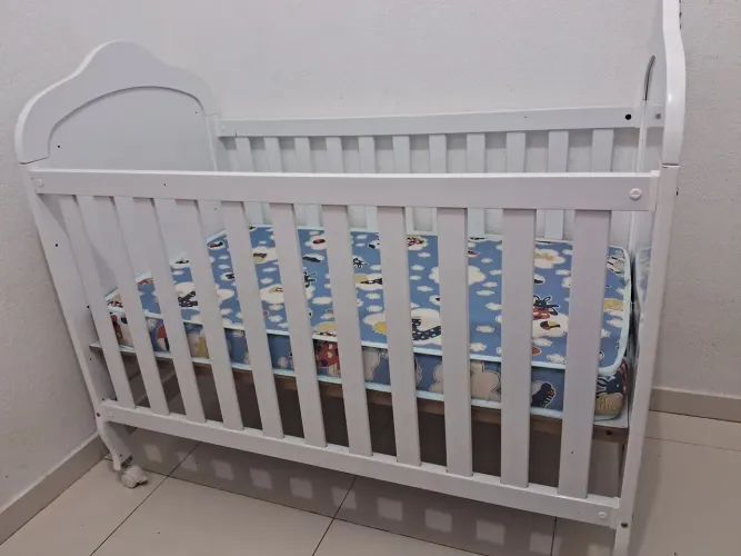 Berço com colchão