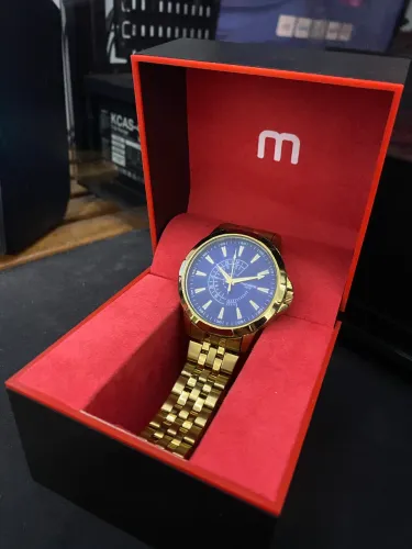Relógio Mondaine Dourado 