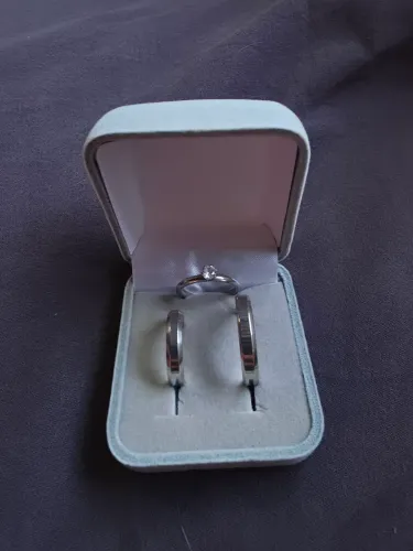 Par de alianças chanfrada + Solitária
