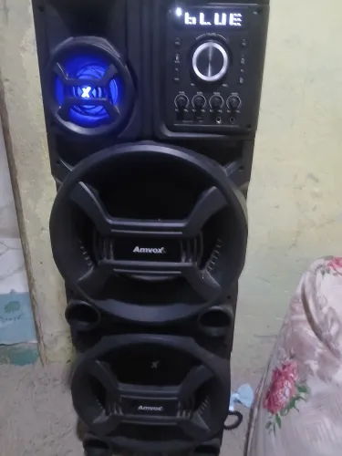 Vendendo uma caixa amplificada pro $ 800 reais 