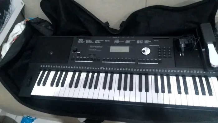 Teclado Roland novo