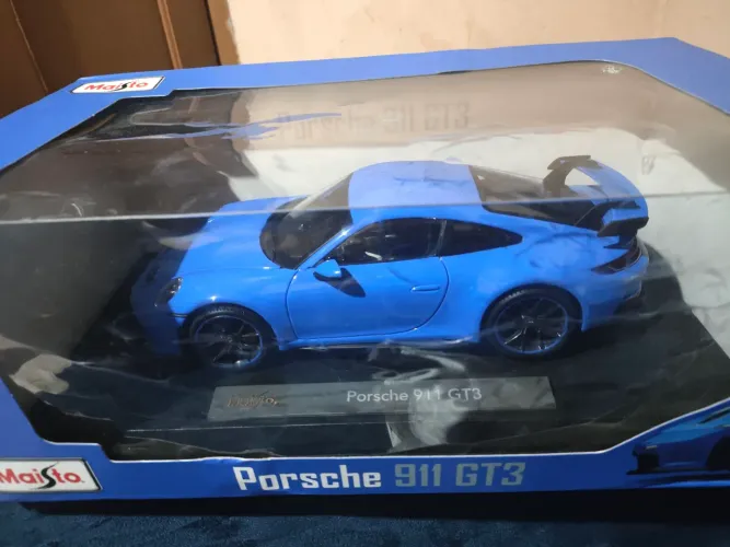 Porsche 911 GT3 1/18 Maisto