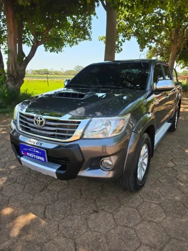 Toyota Hilux CD SRV D4-d 4X4 3.0 TDI Diesel AUT 2015