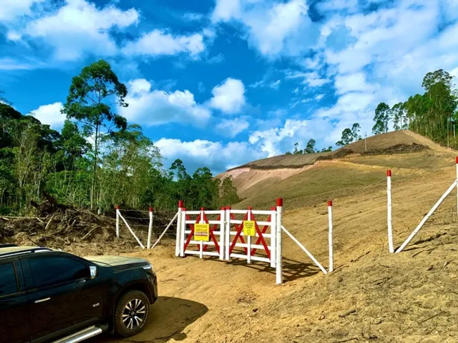 CONDOMÍNIO FECHADO NO CIRCUITO COLIBRI- SANTA TERESA